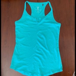 Aqua blue v-notch tank